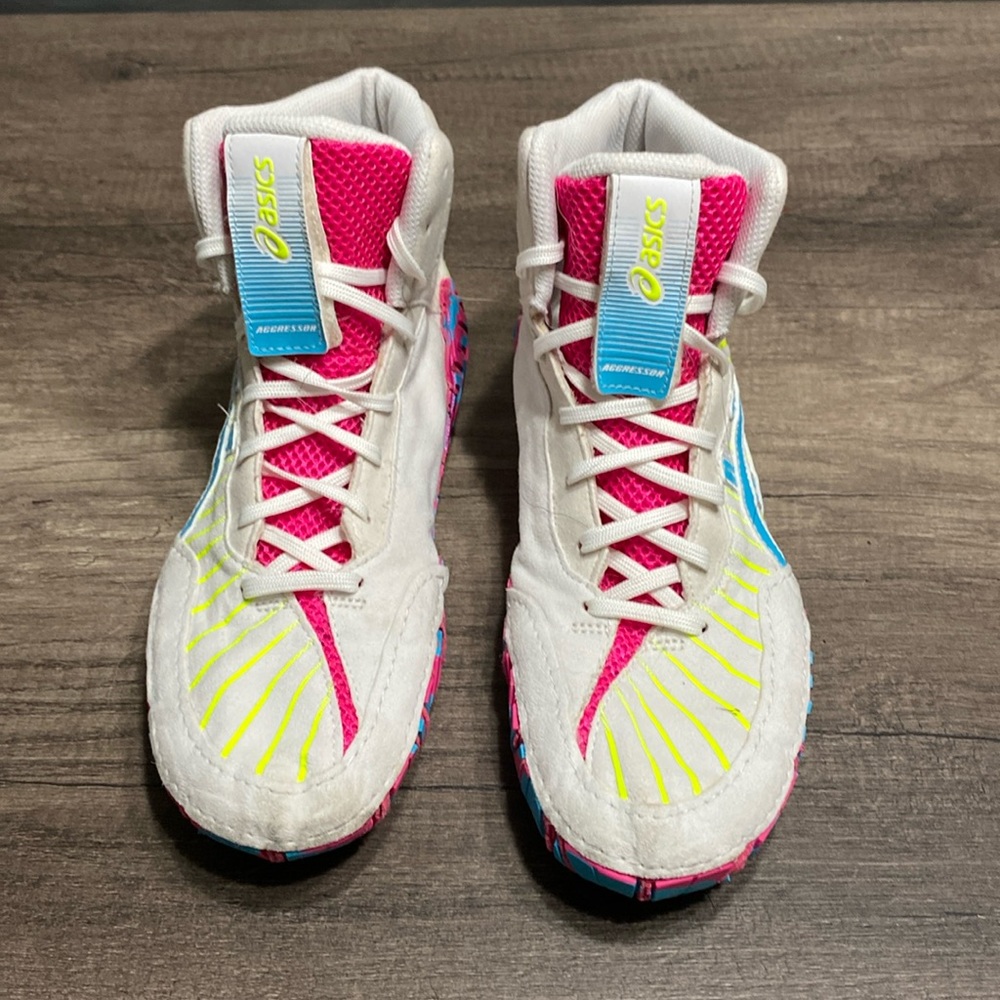 ASIC wrestling shoes